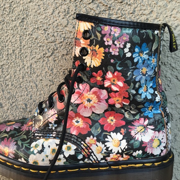 Dr. Martens-SOLD - Picture 6 of 8